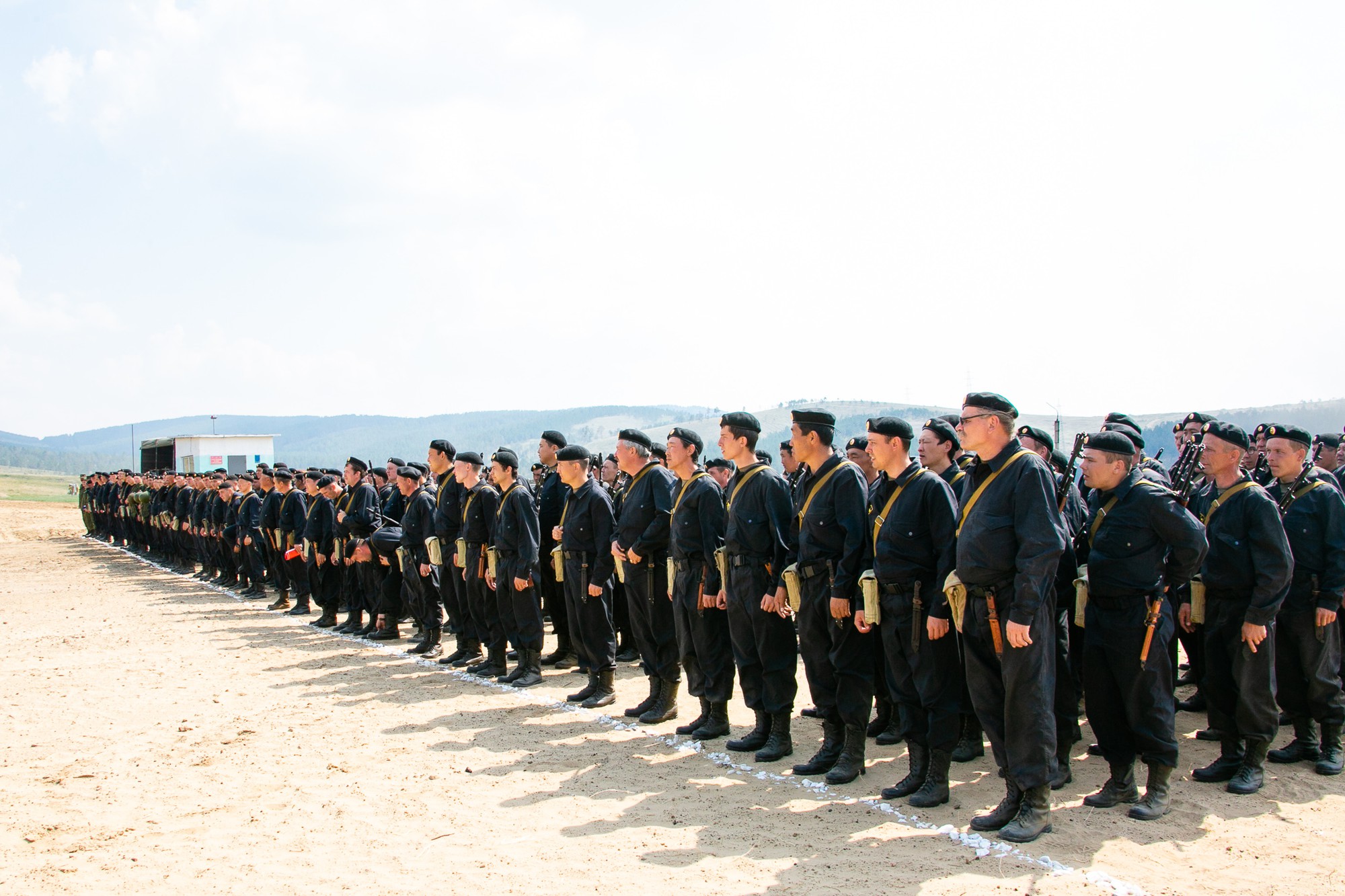 Điều đáng ngạc nhiên khi Nga huy động số lượng lớn xe tăng T-62 và T-72 tập trận - Ảnh 7. Điều đáng ngạc nhiên khi Nga huy động số lượng lớn xe tăng T-62 và T-72 tập trận - Ảnh 7.