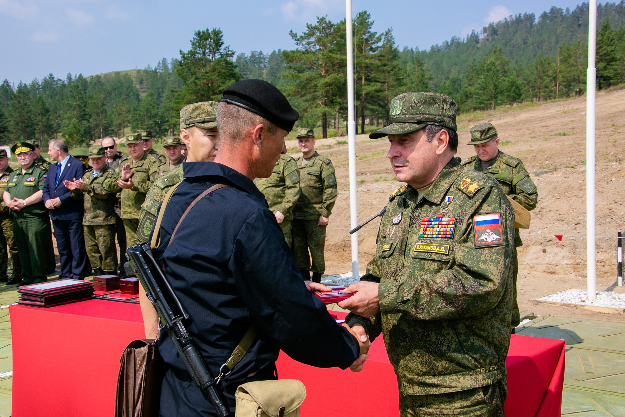 Điều đáng ngạc nhiên khi Nga huy động số lượng lớn xe tăng T-62 và T-72 tập trận - Ảnh 8. Điều đáng ngạc nhiên khi Nga huy động số lượng lớn xe tăng T-62 và T-72 tập trận - Ảnh 8.