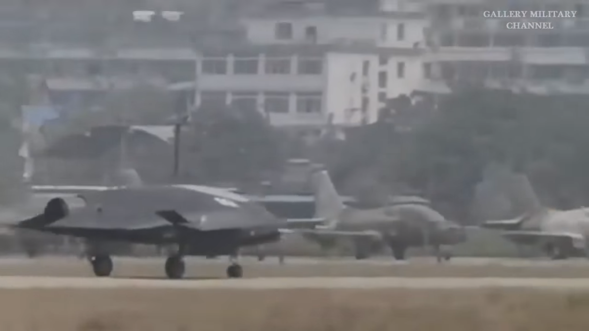 Vũ khí hàng nhái tràn ngập QĐ Trung Quốc: Từ máy bay tới tàu chiến - không thiếu thứ gì! - Ảnh 2. Vũ khí hàng nhái tràn ngập QĐ Trung Quốc: Từ máy bay tới tàu chiến - không thiếu thứ gì! - Ảnh 2.