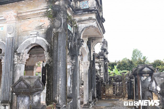 Ảnh: Khu mộ cổ đẹp như cung điện thu nhỏ ở miền Tây - Ảnh 7. Ảnh: Khu mộ cổ đẹp như cung điện thu nhỏ ở miền Tây - Ảnh 7.