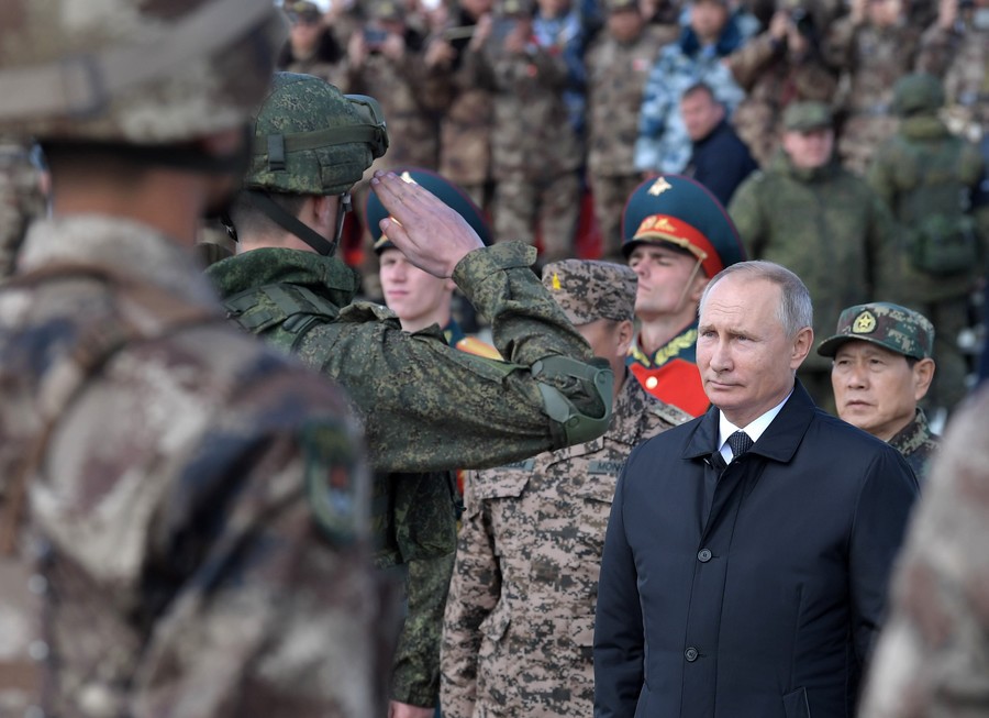 Tập trận Vostok-2018: Gấu Nga đe, cơn ác mộng của NATO sắp bắt đầu? - Ảnh 2. Tập trận Vostok-2018: Gấu Nga đe, cơn ác mộng của NATO sắp bắt đầu? - Ảnh 2.