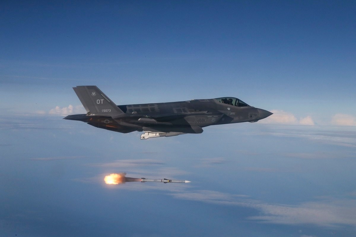 Phép màu của KQ Isarel: Tiêm kích F-35 làm tên lửa S-300 Nga phải hổ thẹn như thế nào? - Ảnh 4. Phép màu của KQ Isarel: Tiêm kích F-35 làm tên lửa S-300 Nga phải hổ thẹn như thế nào? - Ảnh 4.