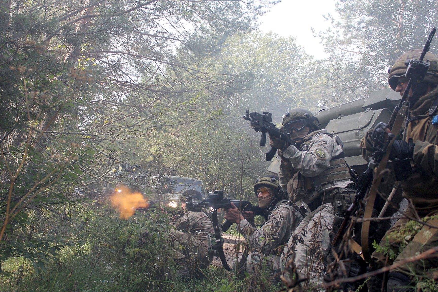 Ukraine tung video chất như phim Hollywood khoe tập trận chung với Mỹ - Ảnh 3. Ukraine tung video chất như phim Hollywood khoe tập trận chung với Mỹ - Ảnh 3.