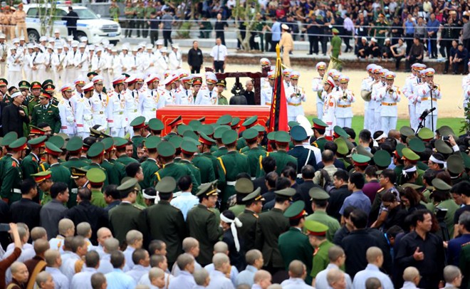 Lễ an táng Chủ tịch nước Trần Đại Quang tại quê nhà Ninh Bình - Ảnh 2.