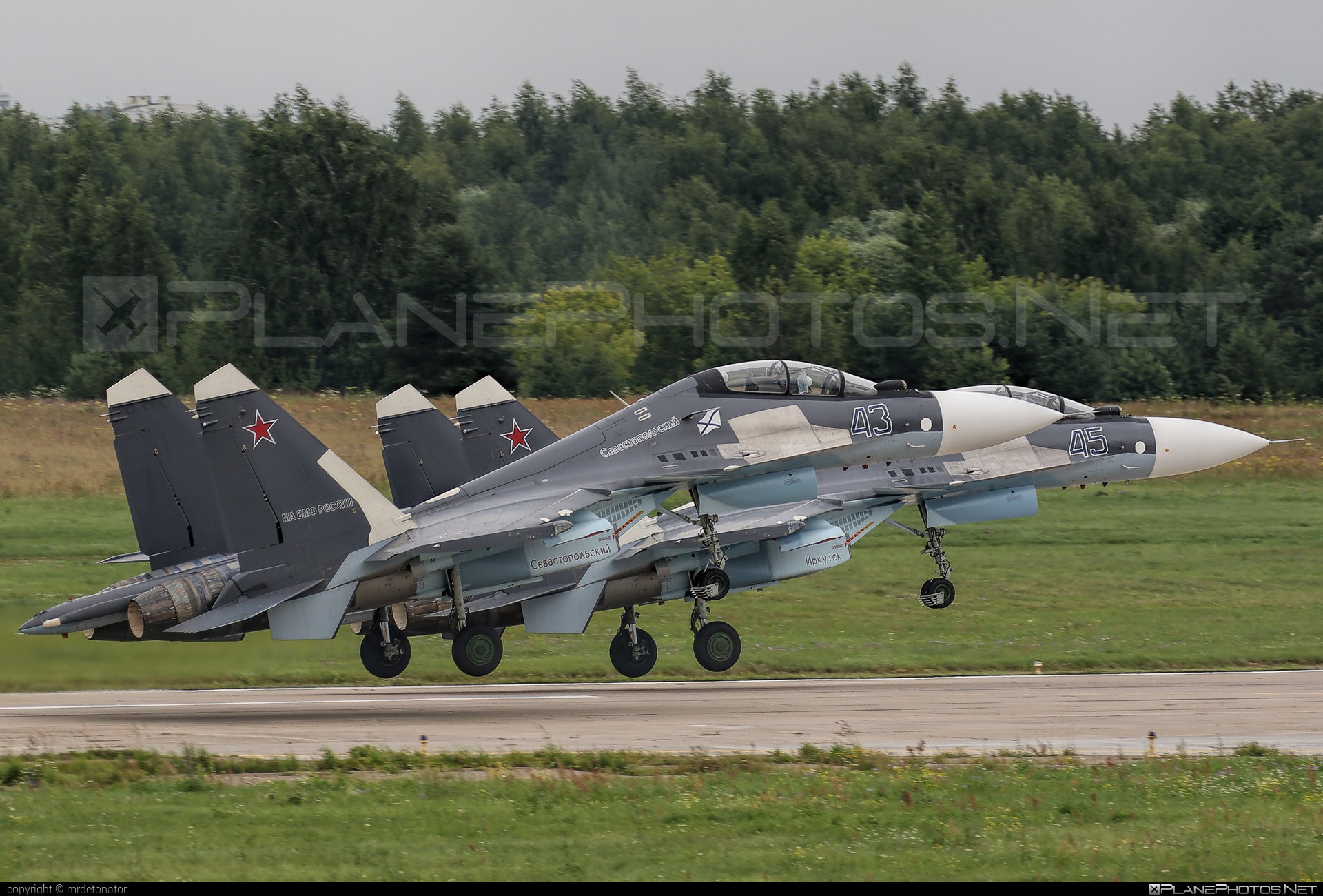 Tiêm kích Su-30SM Nga ồ ạt tới Khmeimim: Sân chơi Syria đã kết thúc với Mỹ-NATO? - Ảnh 1. Tiêm kích Su-30SM Nga ồ ạt tới Khmeimim: Sân chơi Syria đã kết thúc với Mỹ-NATO? - Ảnh 1.