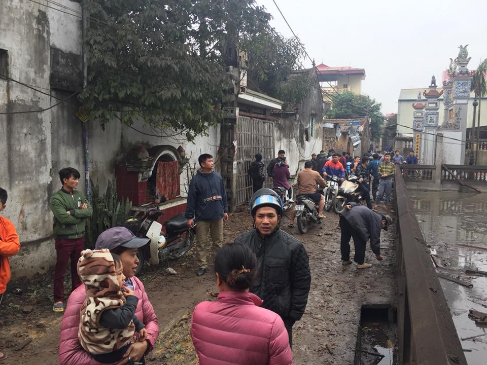 Hiện trường vụ nổ làm 2 người chết, 7 người bị thương, nhiều nhà dân bị tốc mái - Ảnh 12. Hiện trường vụ nổ làm 2 người chết, 7 người bị thương, nhiều nhà dân bị tốc mái - Ảnh 12.