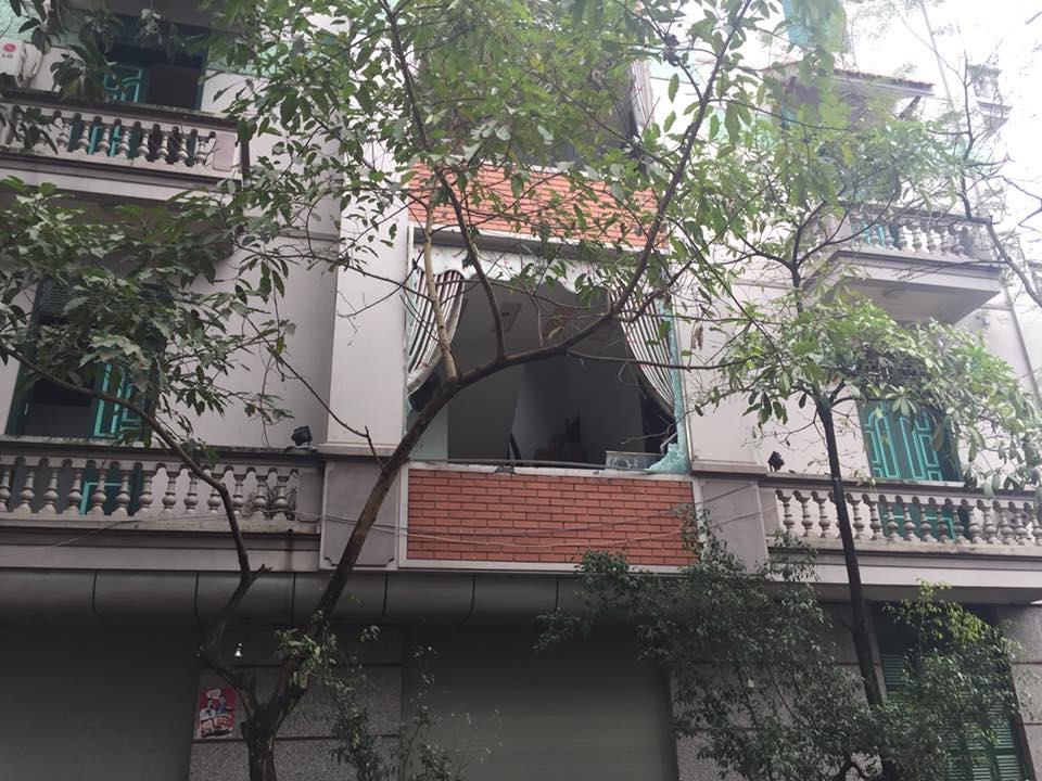 Hiện trường vụ nổ làm 2 người chết, 7 người bị thương, nhiều nhà dân bị tốc mái - Ảnh 13. Hiện trường vụ nổ làm 2 người chết, 7 người bị thương, nhiều nhà dân bị tốc mái - Ảnh 13.