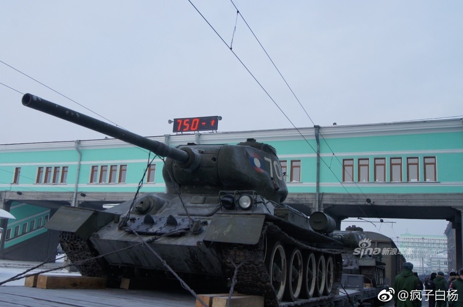 Việt Nam có nên học tập Lào đổi SU-100 lấy xe tăng hiện đại? - Ảnh 1. Việt Nam có nên học tập Lào đổi SU-100 lấy xe tăng hiện đại? - Ảnh 1.