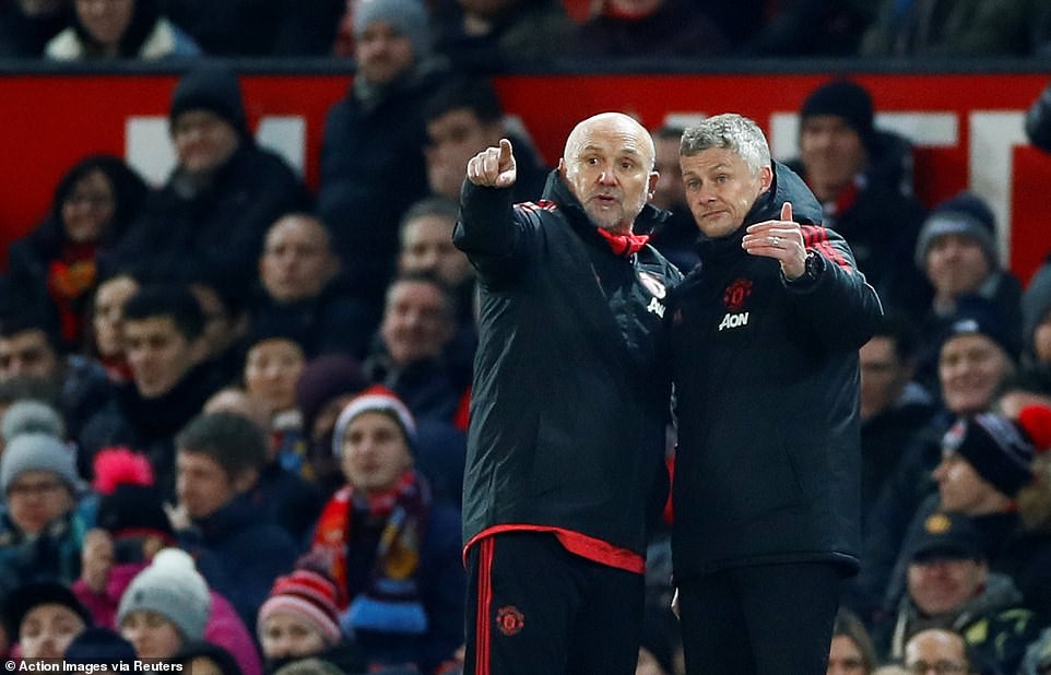 Muốn trụ lại Old Trafford, Solskjaer cần đến ngón đòn đặc biệt nhất của Sir Alex - Ảnh 1. Muốn trụ lại Old Trafford, Solskjaer cần đến ngón đòn đặc biệt nhất của Sir Alex - Ảnh 1.