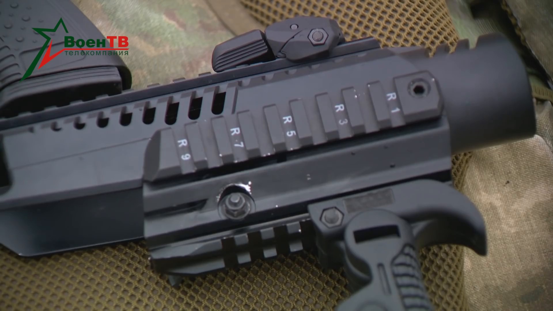 Xem bắn thực tế súng ngắn Strizh - Vũ khí độc đáo mới dành cho đặc nhiệm - Ảnh 4. Xem bắn thực tế súng ngắn Strizh - Vũ khí độc đáo mới dành cho đặc nhiệm - Ảnh 4.