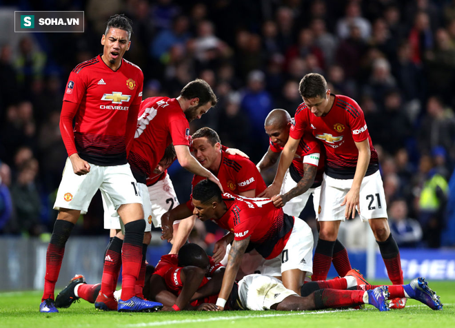 Với Solskjaer, Man United đủ sức là cú ngáng chân định mệnh khiến Liverpool gục ngã - Ảnh 1. Với Solskjaer, Man United đủ sức là cú ngáng chân định mệnh khiến Liverpool gục ngã - Ảnh 1.