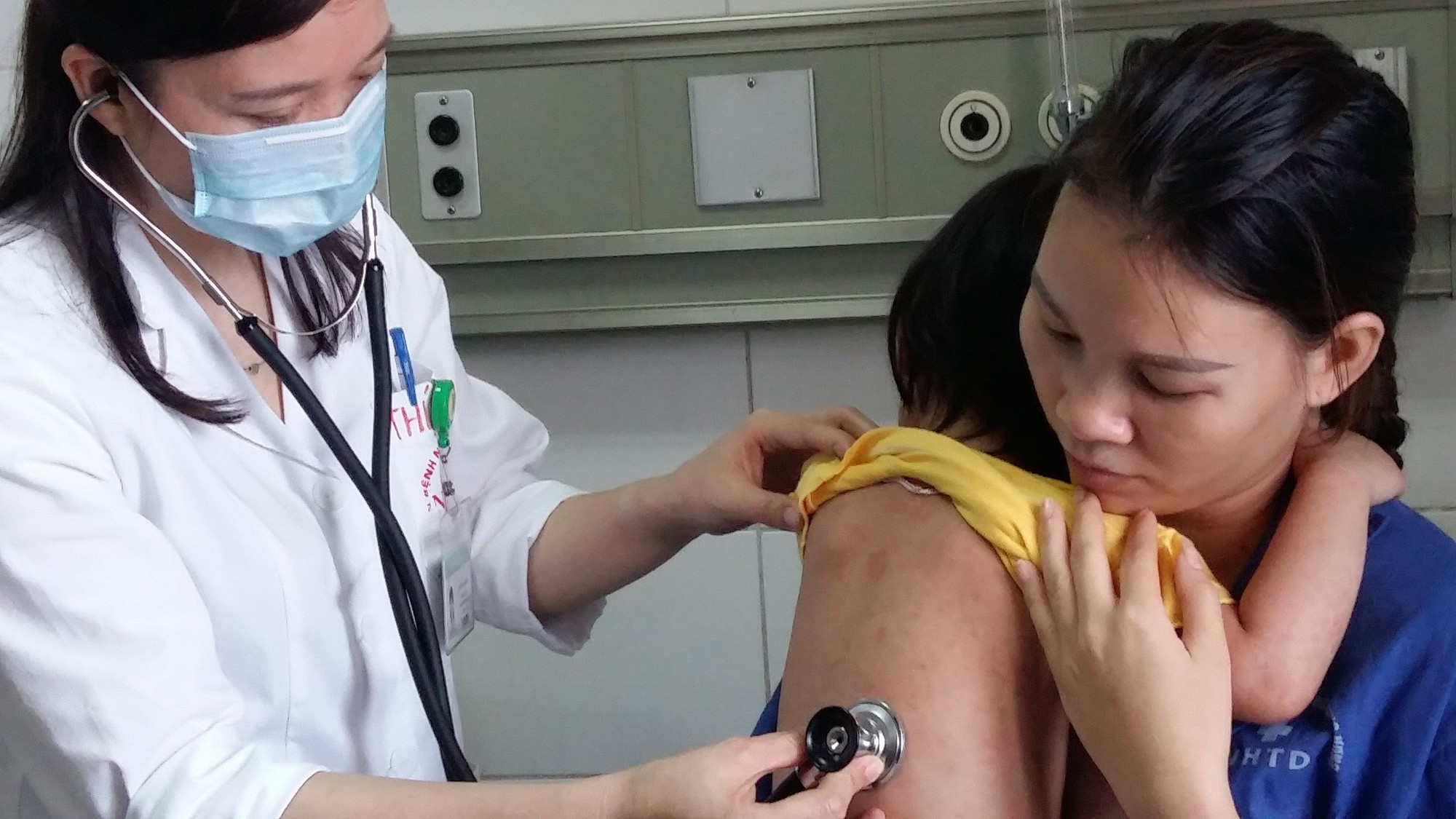 Dịch sởi lan nhanh, cảnh giác với biến chứng viêm phổi, viêm não, bội nhiễm - Ảnh 1. Dịch sởi lan nhanh, cảnh giác với biến chứng viêm phổi, viêm não, bội nhiễm - Ảnh 1.