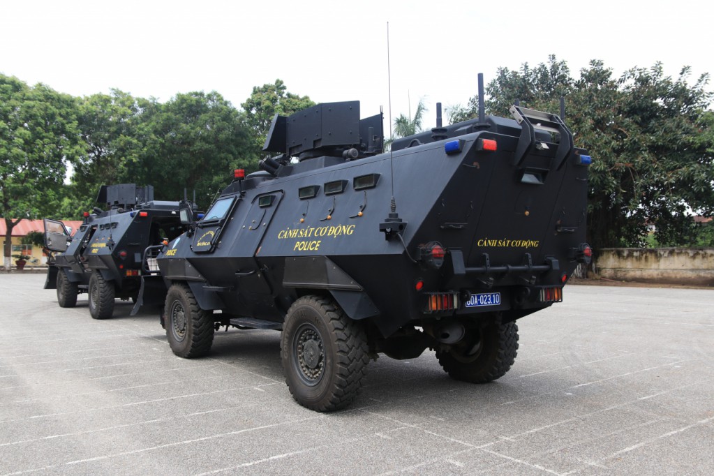 Xuất hiện thêm loại xe bọc thép đặc chủng hiện đại của Việt Nam bảo vệ Chủ tịch Kim Jong Un ở Ga Đồng Đăng - Ảnh 6. Xuất hiện thêm loại xe bọc thép đặc chủng hiện đại của Việt Nam bảo vệ Chủ tịch Kim Jong Un ở Ga Đồng Đăng - Ảnh 6.