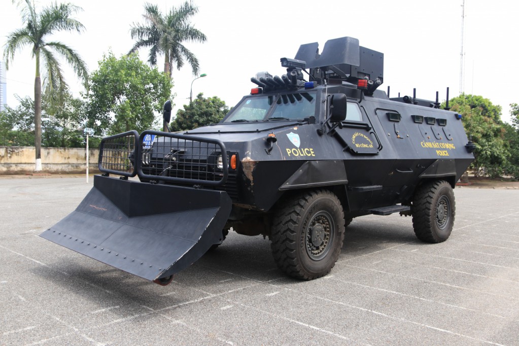 Xuất hiện thêm loại xe bọc thép đặc chủng hiện đại của Việt Nam bảo vệ Chủ tịch Kim Jong Un ở Ga Đồng Đăng - Ảnh 5. Xuất hiện thêm loại xe bọc thép đặc chủng hiện đại của Việt Nam bảo vệ Chủ tịch Kim Jong Un ở Ga Đồng Đăng - Ảnh 5.