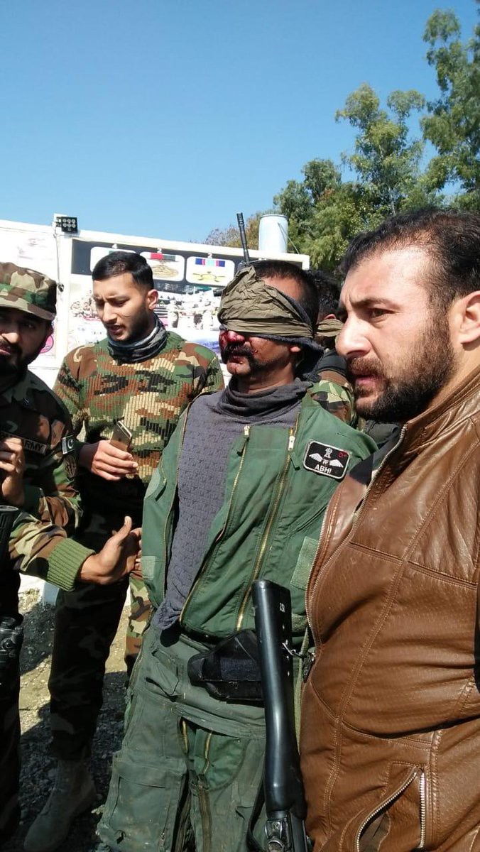 NÓNG: Pakistan vừa bắn rơi 2 chiến đấu cơ KQ Ấn Độ - Su-30MKI tham chiến, căng thẳng tột độ - Ảnh 8. NÓNG: Pakistan vừa bắn rơi 2 chiến đấu cơ KQ Ấn Độ - Su-30MKI tham chiến, căng thẳng tột độ - Ảnh 8.