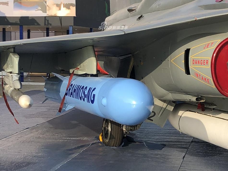 Ấn Độ gây choáng cho Trung Quốc khi tích hợp tên lửa BrahMos-NG lên tiêm kích LCA - Ảnh 8. Ấn Độ gây choáng cho Trung Quốc khi tích hợp tên lửa BrahMos-NG lên tiêm kích LCA - Ảnh 8.