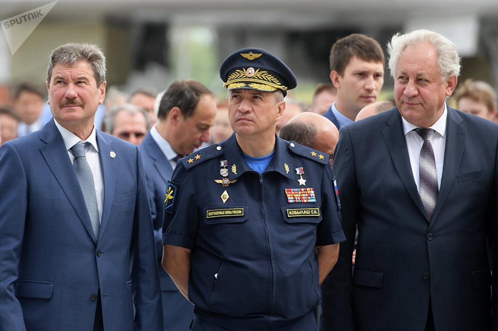 Làm thế nào để cứu các phi công bị bắn hạ trên lãnh thổ đối phương? - Ảnh 3. Làm thế nào để cứu các phi công bị bắn hạ trên lãnh thổ đối phương? - Ảnh 3.