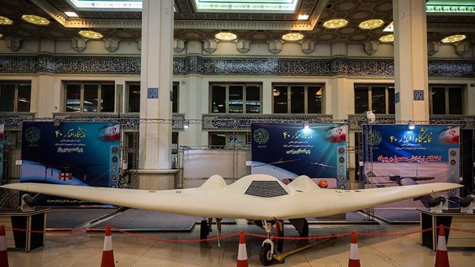 Iran giới thiệu các UAV bản sao chép từ các máy bay chiến lợi phẩm của Mỹ - Ảnh 2. Iran giới thiệu các UAV bản sao chép từ các máy bay chiến lợi phẩm của Mỹ - Ảnh 2.