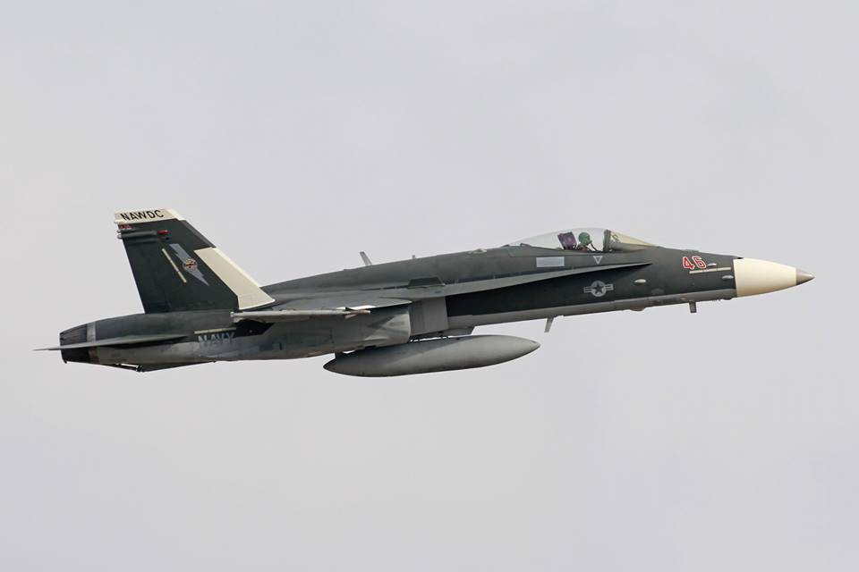 Tiêm kích Su-30 Nga bất ngờ xuất hiện tại Mỹ với hình dạng kỳ lạ - Ảnh 2. Tiêm kích Su-30 Nga bất ngờ xuất hiện tại Mỹ với hình dạng kỳ lạ - Ảnh 2.
