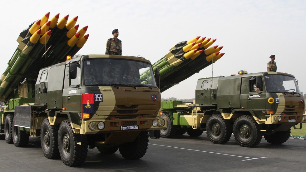 Pakistan tấn công, toàn bộ không quân, hải quân và lục quân Ấn Độ chờ lệnh - Ảnh 2. Pakistan tấn công, toàn bộ không quân, hải quân và lục quân Ấn Độ chờ lệnh - Ảnh 2.