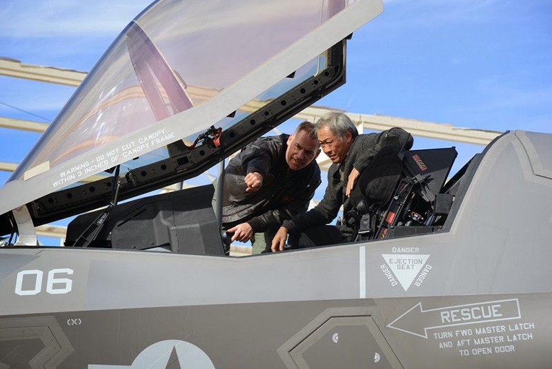 Nga buộc phải bán non Su-57 tới Đông Nam Á trước áp lực cực lớn của F-35? - Ảnh 1. Nga buộc phải bán non Su-57 tới Đông Nam Á trước áp lực cực lớn của F-35? - Ảnh 1.