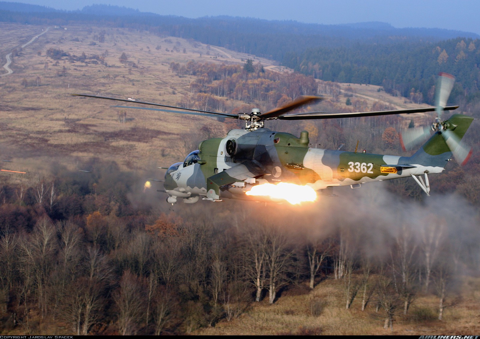 Tiết lộ động trời: Nga muốn khai tử xe tăng bay Mi-35M, nhưng Syria đã cứu chúng - Ảnh 2. Tiết lộ động trời: Nga muốn khai tử xe tăng bay Mi-35M, nhưng Syria đã cứu chúng - Ảnh 2.