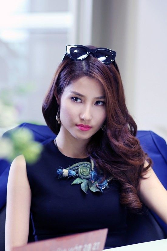 Diễm My 9x: Sốc vì bị bạn thân showbiz phản bội, đồng nghiệp nữ đối xử tệ bạc - Ảnh 1.