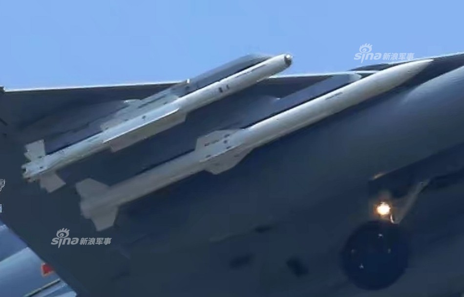 JF-17 Pakistan không có cửa thắng Su-30MKI Ấn Độ, kể cả khi có tên lửa PL-15 tầm siêu xa - Ảnh 2. JF-17 Pakistan không có cửa thắng Su-30MKI Ấn Độ, kể cả khi có tên lửa PL-15 tầm siêu xa - Ảnh 2.