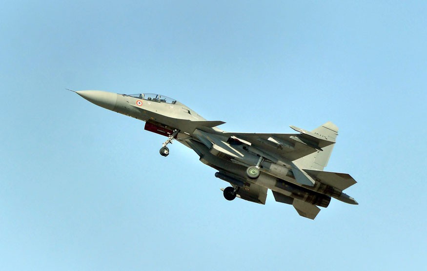 MiG-21, Su-30 MKI, Mirage 2000 Ấn Độ truy đuổi F-16 Pakistan: Trận không chiến kinh điển! - Ảnh 2. MiG-21, Su-30 MKI, Mirage 2000 Ấn Độ truy đuổi F-16 Pakistan: Trận không chiến kinh điển! - Ảnh 2.