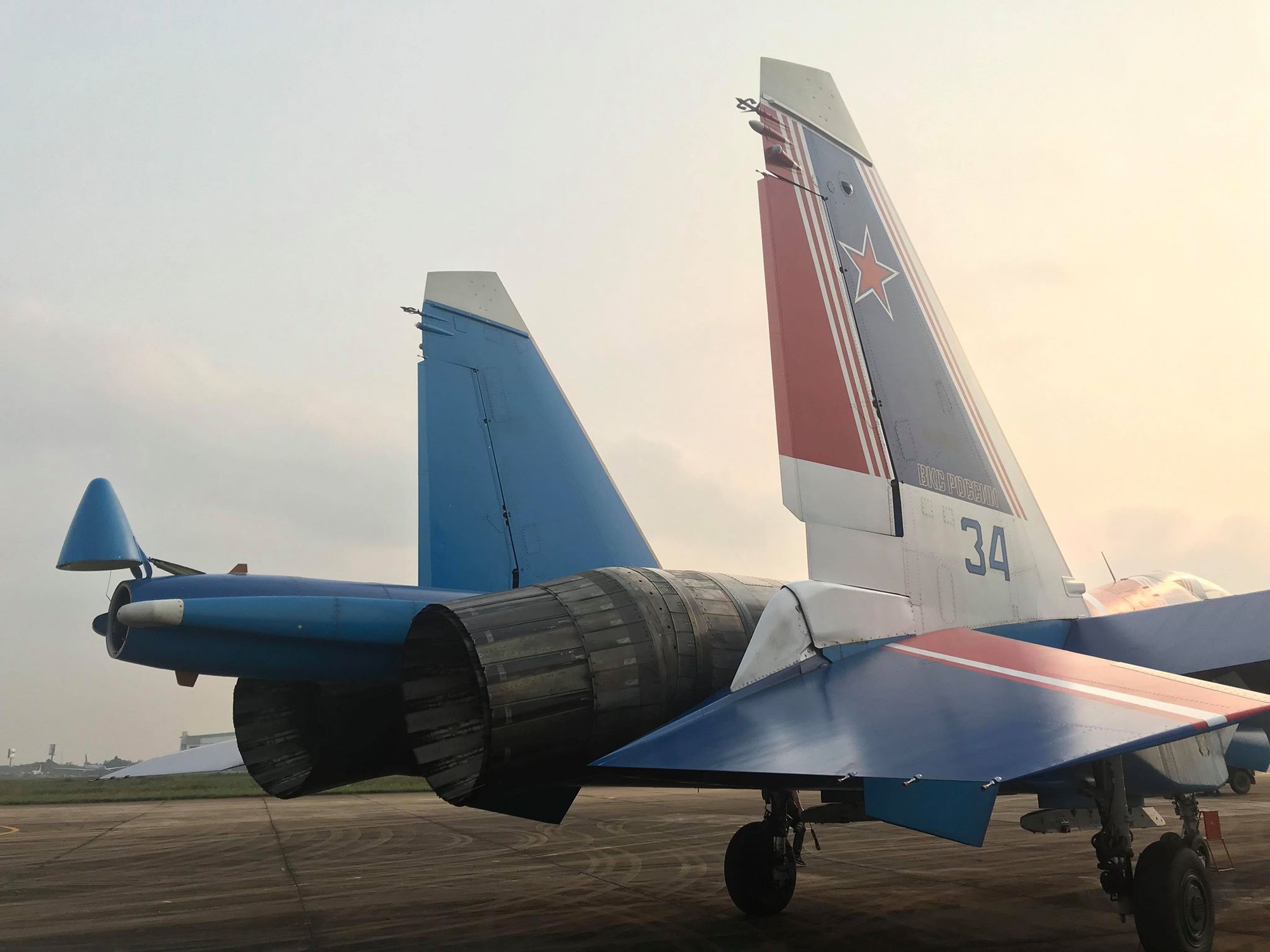 Cận cảnh chiến đấu cơ quái thú Su-30SM Hiệp sĩ Nga ở Việt Nam: Chỉ hai từ cực đẹp! - Ảnh 23. Cận cảnh chiến đấu cơ quái thú Su-30SM Hiệp sĩ Nga ở Việt Nam: Chỉ hai từ cực đẹp! - Ảnh 23.