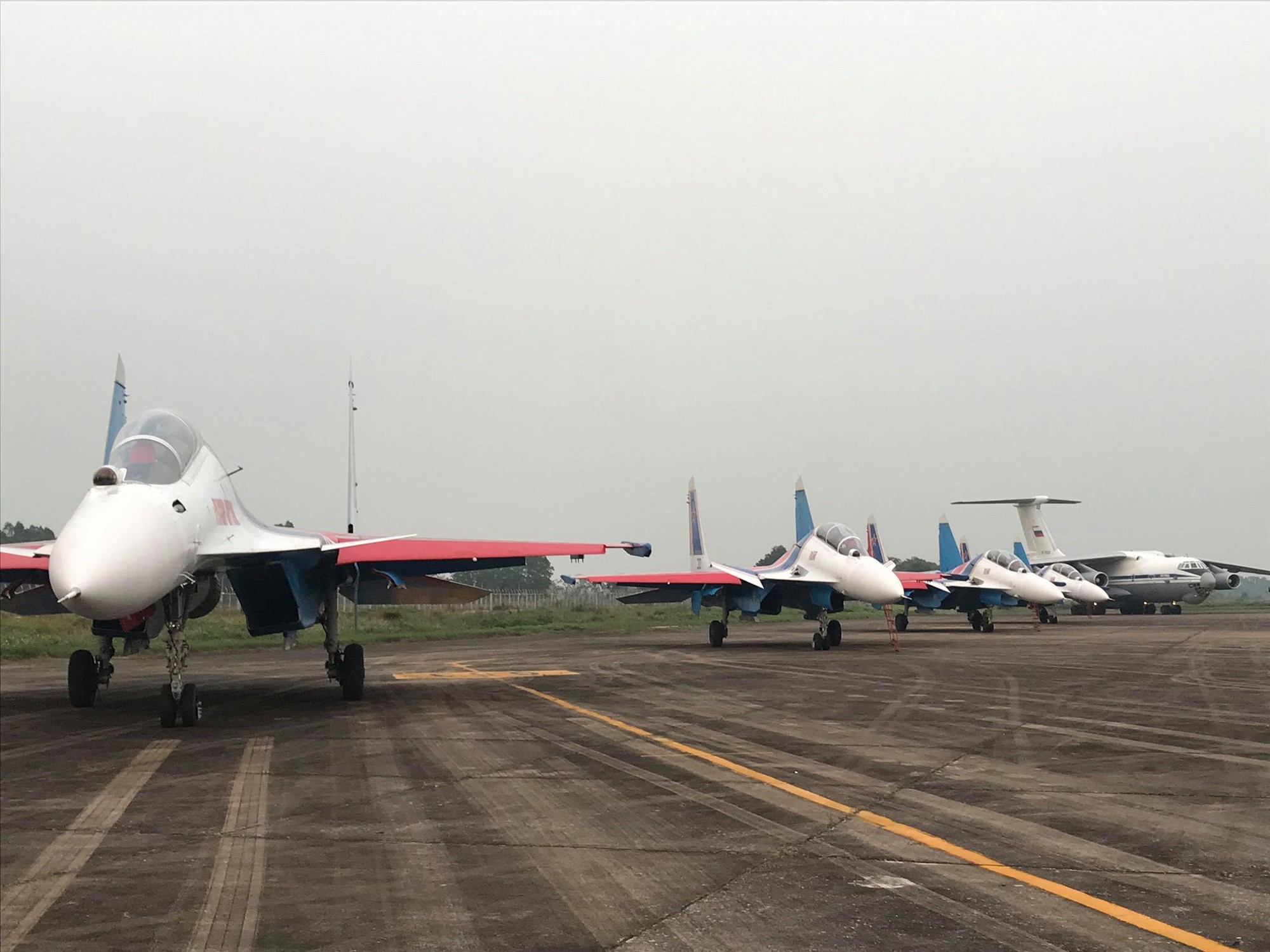 Cận cảnh chiến đấu cơ quái thú Su-30SM Hiệp sĩ Nga ở Việt Nam: Chỉ hai từ cực đẹp! - Ảnh 28. Cận cảnh chiến đấu cơ quái thú Su-30SM Hiệp sĩ Nga ở Việt Nam: Chỉ hai từ cực đẹp! - Ảnh 28.