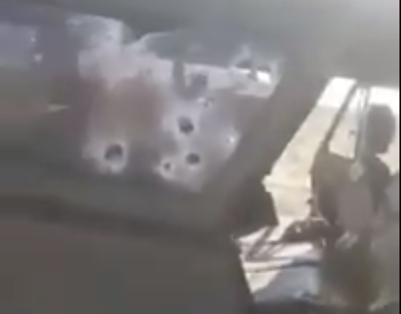 Bị phục kích, 3 lính Nga thiệt mạng ở Syria, chiếc xe Uaz thần thánh lỗ chỗ vết đạn - Ảnh 1. Bị phục kích, 3 lính Nga thiệt mạng ở Syria, chiếc xe Uaz thần thánh lỗ chỗ vết đạn - Ảnh 1.