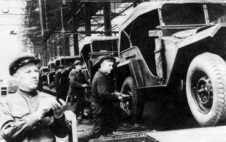 GAZ-67: Xe Jeep phiên bản Liên Xô thời Thế chiến II - Ảnh 5. GAZ-67: Xe Jeep phiên bản Liên Xô thời Thế chiến II - Ảnh 5.