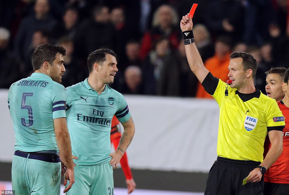 Tự bắn vào chân, Arsenal đối diện nguy cơ mất cả chì lẫn chài - Ảnh 1. Tự bắn vào chân, Arsenal đối diện nguy cơ mất cả chì lẫn chài - Ảnh 1.