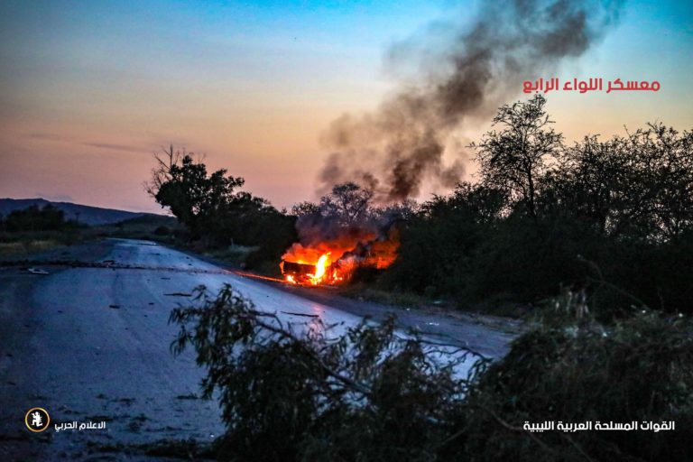 Libya: Quân đội của tướng Haftar chiếm giữ nhiều căn cứ quân sự, Tripoli sắp thất thủ! - Ảnh 3. Libya: Quân đội của tướng Haftar chiếm giữ nhiều căn cứ quân sự, Tripoli sắp thất thủ! - Ảnh 3.