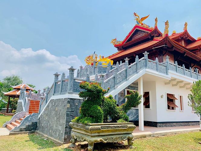 Hé lộ hình ảnh ngôi đền mới trong nhà thờ Tổ hơn 100 tỉ của Hoài Linh - Ảnh 5. Hé lộ hình ảnh ngôi đền mới trong nhà thờ Tổ hơn 100 tỉ của Hoài Linh - Ảnh 5.
