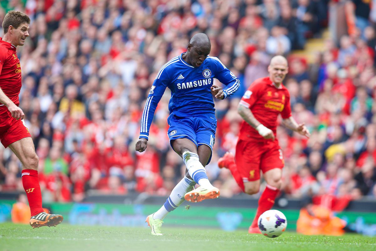 Vòng 34 Premier League: Liverpool có tái hiện cú trượt chân kinh điển trước Chelsea? - Ảnh 1. Vòng 34 Premier League: Liverpool có tái hiện cú trượt chân kinh điển trước Chelsea? - Ảnh 1.