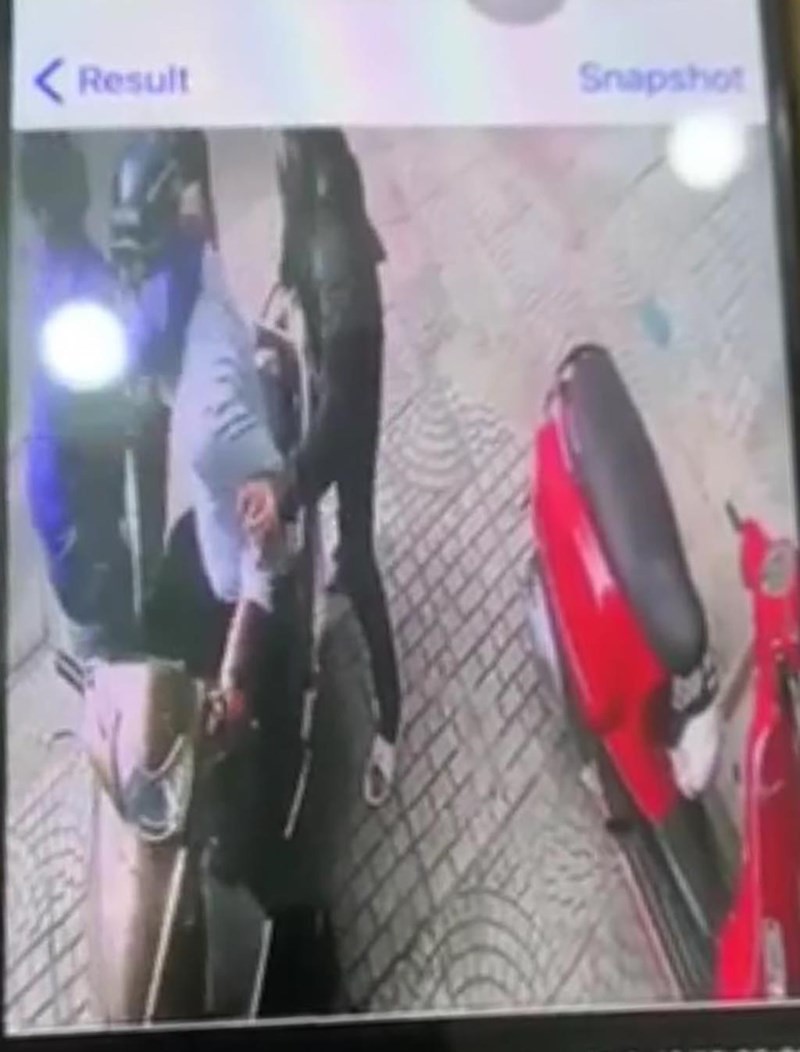 1 cán bộ phường Bến Thành bị bắt khi nhận tiền hối lộ - Ảnh 1. 1 cán bộ phường Bến Thành bị bắt khi nhận tiền hối lộ - Ảnh 1.