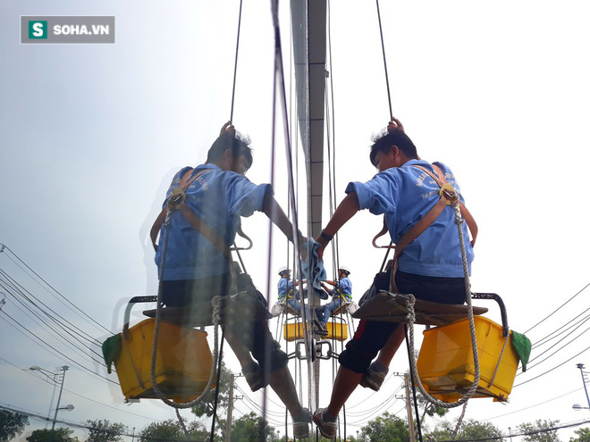 Người nhện ngán nắng nóng gay gắt ở Sài Gòn hơn là sợ lằn ranh sinh tử - Ảnh 8. Người nhện ngán nắng nóng gay gắt ở Sài Gòn hơn là sợ lằn ranh sinh tử - Ảnh 8.