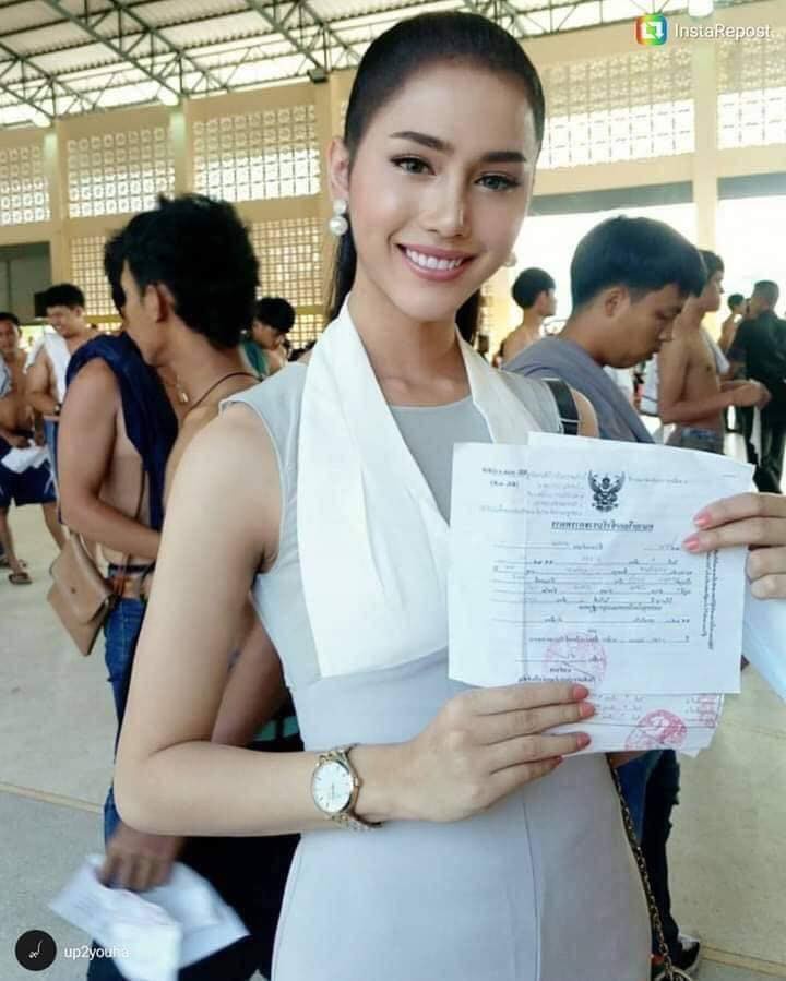 Những người đẹp chuyển giới ở kì khám nghĩa vụ quân sự Thái Lan: Đến con gái còn phải trầm trồ! - Ảnh 2. Những người đẹp chuyển giới ở kì khám nghĩa vụ quân sự Thái Lan: Đến con gái còn phải trầm trồ! - Ảnh 2.