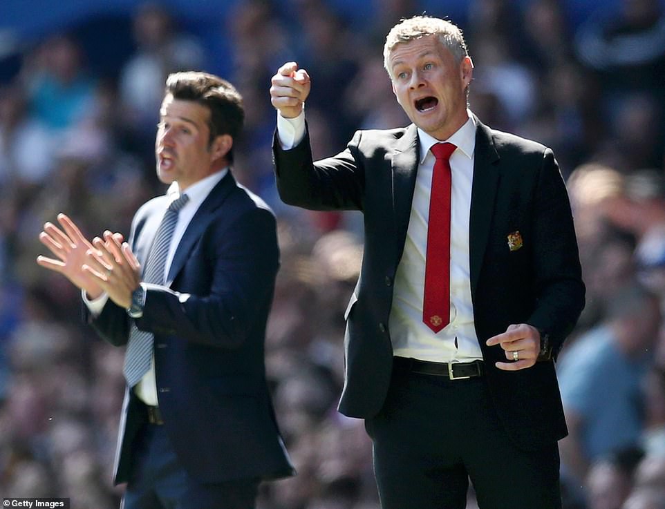 Thảm bại 0-4 trước Everton, Man United lại sắp có thêm một mùa giải vứt đi - Ảnh 2. Thảm bại 0-4 trước Everton, Man United lại sắp có thêm một mùa giải vứt đi - Ảnh 2.