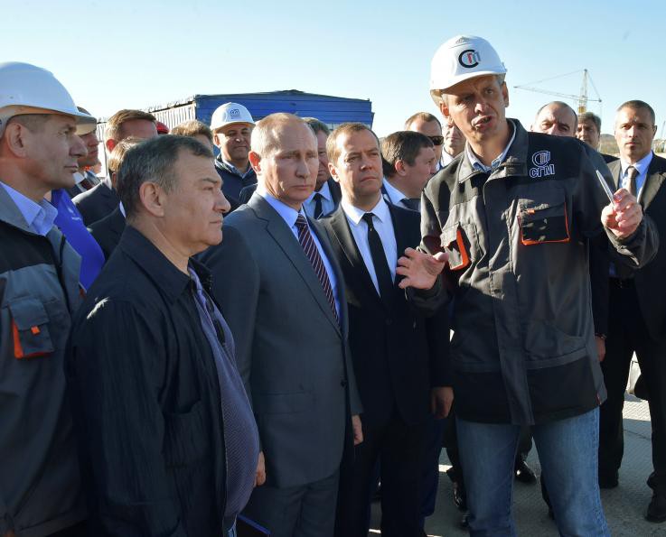Bí ẩn năng lực đặc biệt của ông Putin: Chỉ cần xuất hiện cũng khiến vật thể bị dịch chuyển hàng trăm km - Ảnh 2. Bí ẩn năng lực đặc biệt của ông Putin: Chỉ cần xuất hiện cũng khiến vật thể bị dịch chuyển hàng trăm km - Ảnh 2.