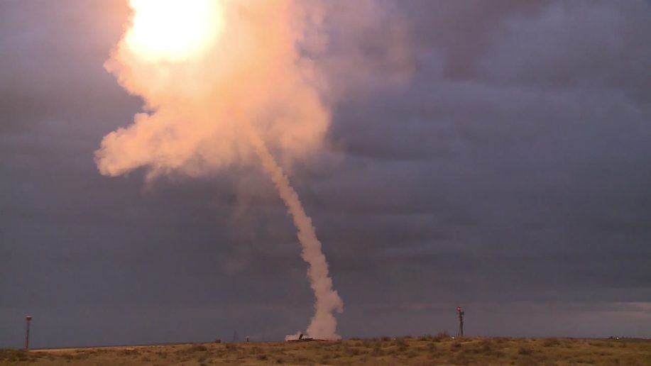 Tên lửa S-300 bất ngờ khai hỏa nhằm thẳng tiêm kích tàng hình F-35 Israel? - Ảnh 1. Tên lửa S-300 bất ngờ khai hỏa nhằm thẳng tiêm kích tàng hình F-35 Israel? - Ảnh 1.