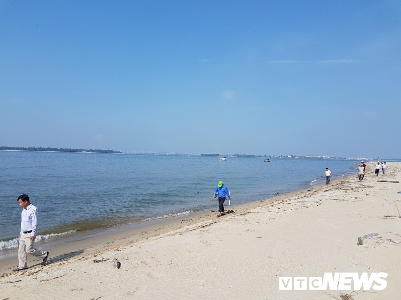 Đảo cát dài 3 cây số nổi lên giữa biển Hội An: Tổng cục phòng chống thiên tai vào cuộc - Ảnh 2. Đảo cát dài 3 cây số nổi lên giữa biển Hội An: Tổng cục phòng chống thiên tai vào cuộc - Ảnh 2.