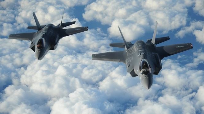 Không quân Mỹ lần đầu tiên đem tiêm kích tàng hình F-35 đi đánh trận - Ảnh 2. Không quân Mỹ lần đầu tiên đem tiêm kích tàng hình F-35 đi đánh trận - Ảnh 2.