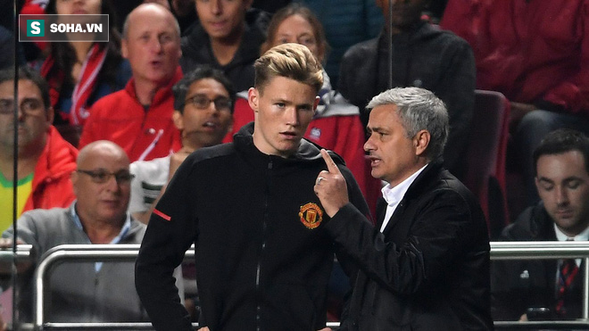 Linh hồn Man United giờ tụ ở chú bé Naruto của Mourinho - Ảnh 3. Linh hồn Man United giờ tụ ở chú bé Naruto của Mourinho - Ảnh 3.