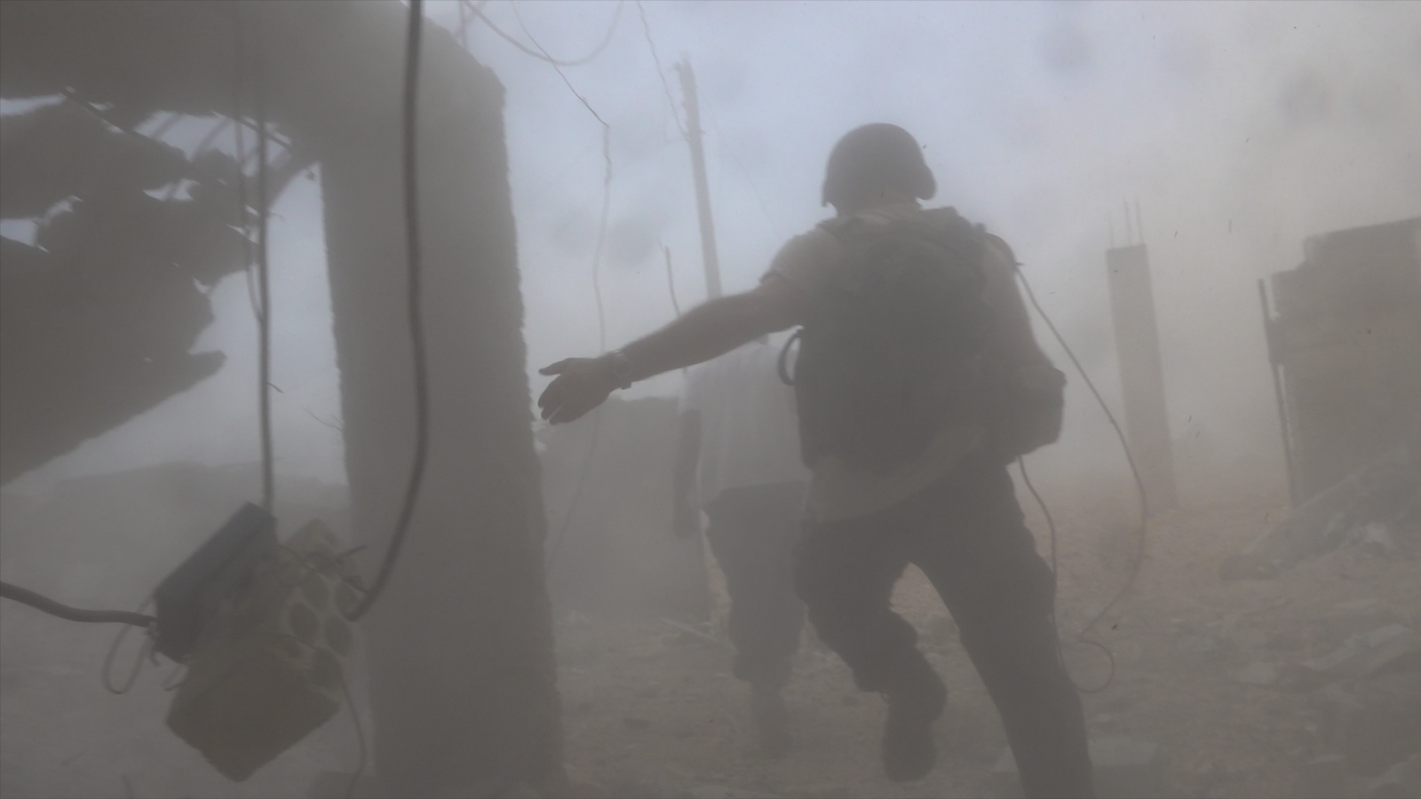 PV Anh trang bị như đặc nhiệm phiến quân bị phục kích ở Syria: Tận thấy sự khủng khiếp? - Ảnh 7. PV Anh trang bị như đặc nhiệm phiến quân bị phục kích ở Syria: Tận thấy sự khủng khiếp? - Ảnh 7.