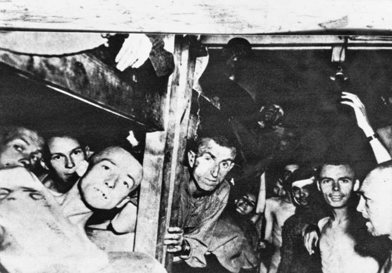 Những khoảnh khắc ám ảnh trong Thế chiến 2 - Ảnh 17. Những khoảnh khắc ám ảnh trong Thế chiến 2 - Ảnh 17.