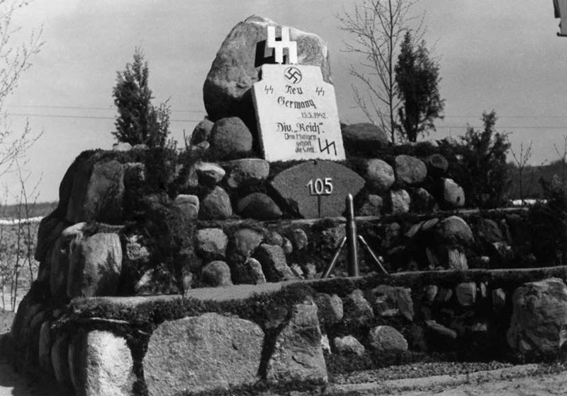 Những khoảnh khắc ám ảnh trong Thế chiến 2 - Ảnh 4. Những khoảnh khắc ám ảnh trong Thế chiến 2 - Ảnh 4.