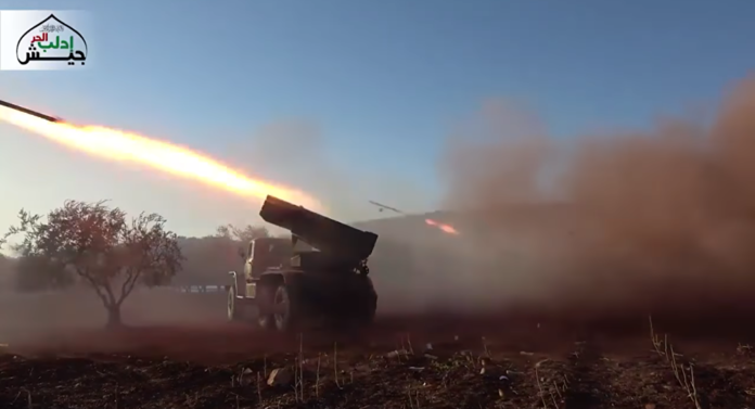 CẬP NHẬT: QĐ Syria bóp chết Kafr Nabudah - Tình hình hết sức nguy ngập, các trùm khủng bố khét tiếng họp khẩn - Ảnh 4. CẬP NHẬT: QĐ Syria bóp chết Kafr Nabudah - Tình hình hết sức nguy ngập, các trùm khủng bố khét tiếng họp khẩn - Ảnh 4.